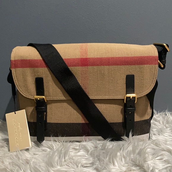Burberry Handbags - Burberry messenger